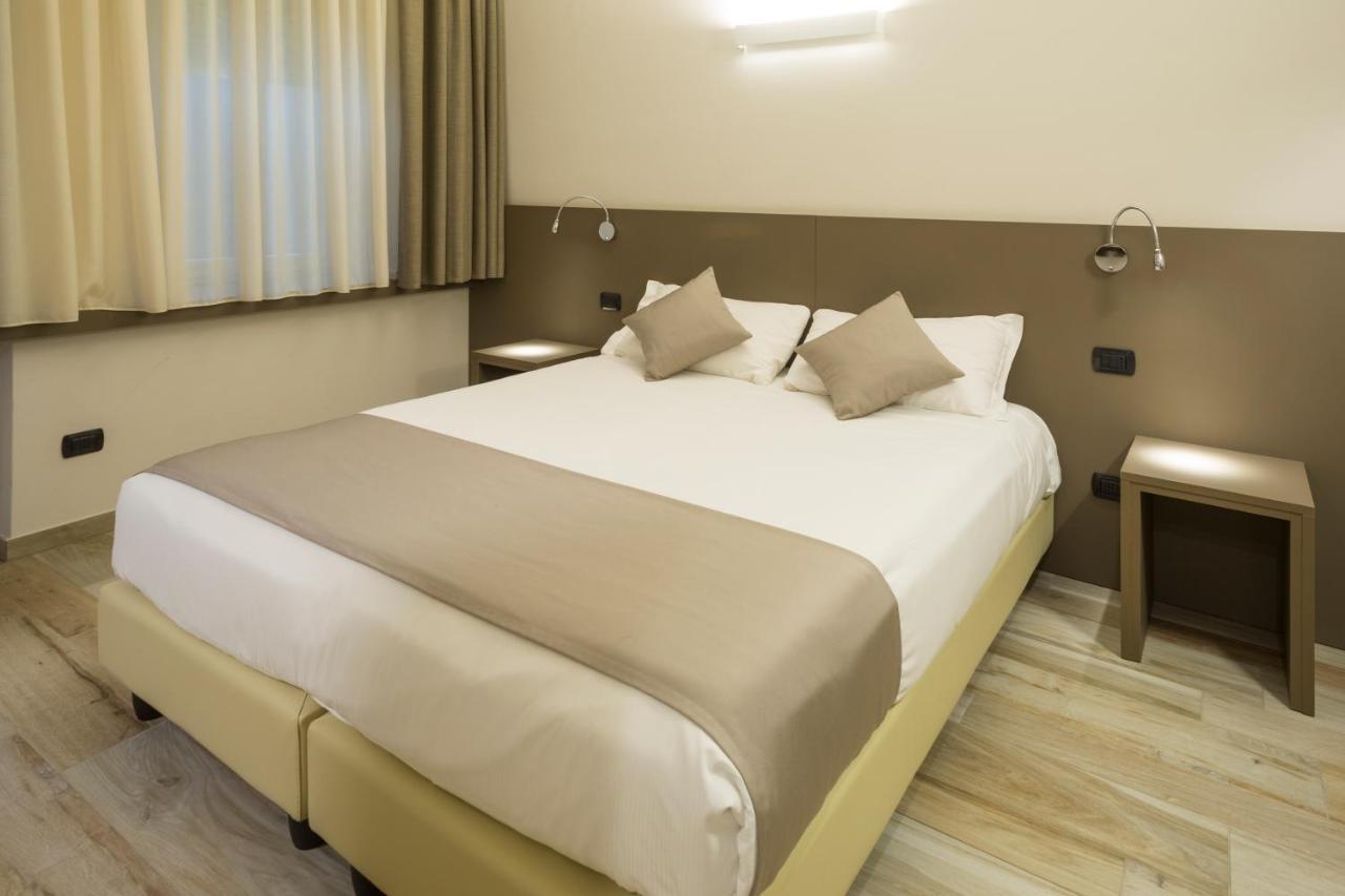 Hotel Baia Di Pare Valmadrera Zewnętrze zdjęcie