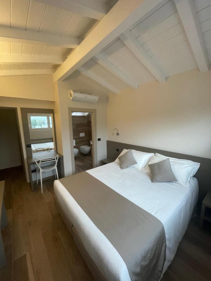 Hotel Baia Di Pare Valmadrera Zewnętrze zdjęcie