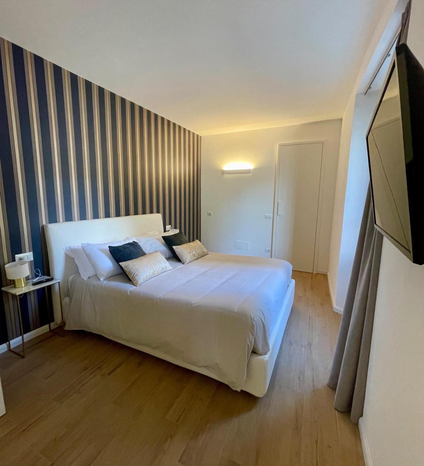 Hotel Baia Di Pare Valmadrera Zewnętrze zdjęcie