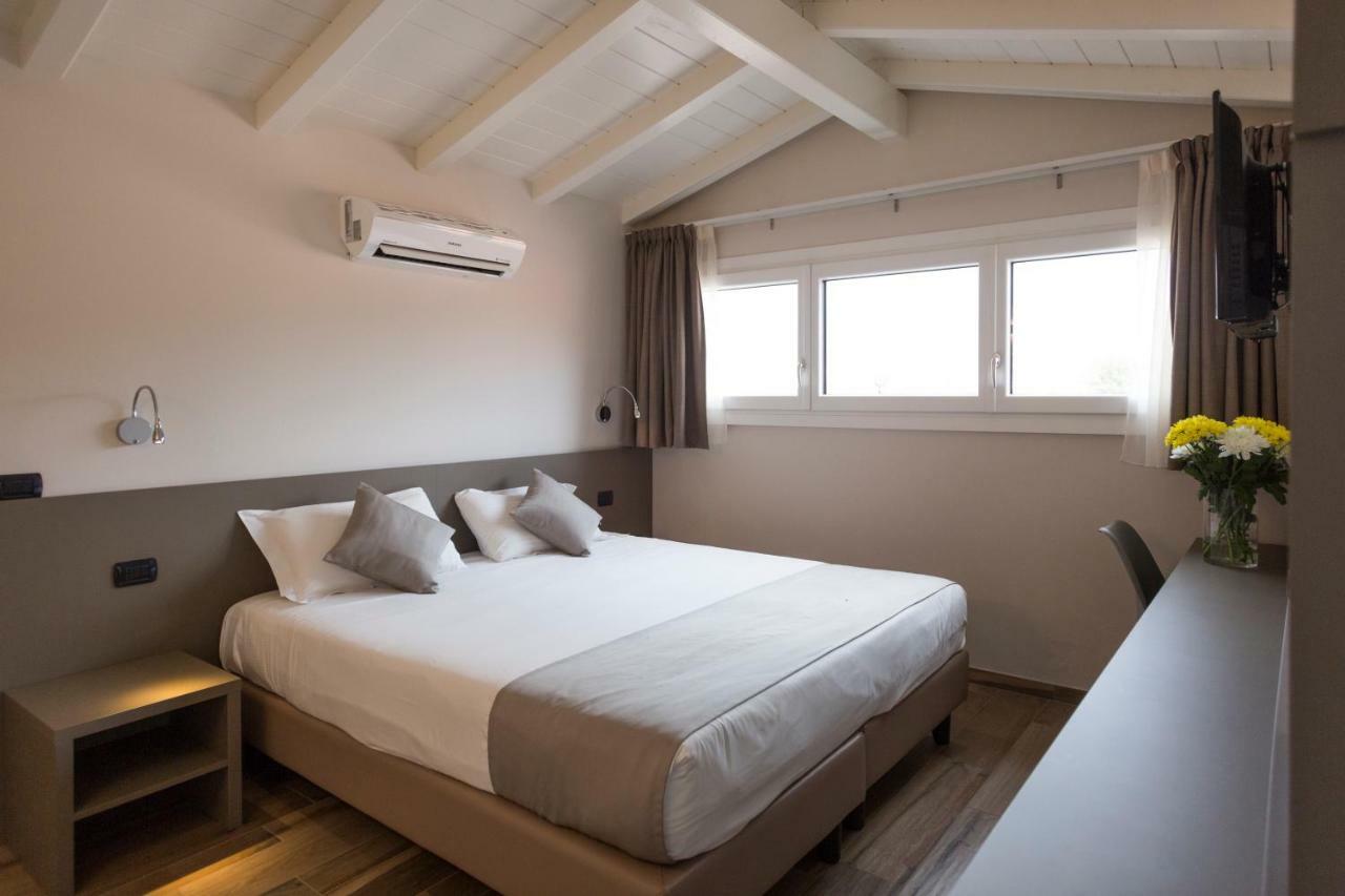 Hotel Baia Di Pare Valmadrera Zewnętrze zdjęcie