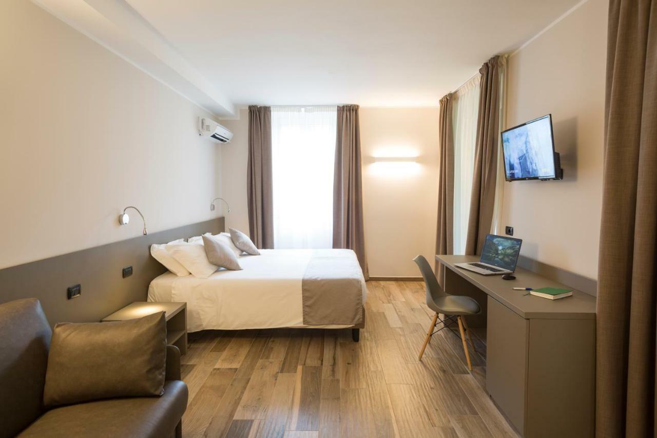 Hotel Baia Di Pare Valmadrera Zewnętrze zdjęcie
