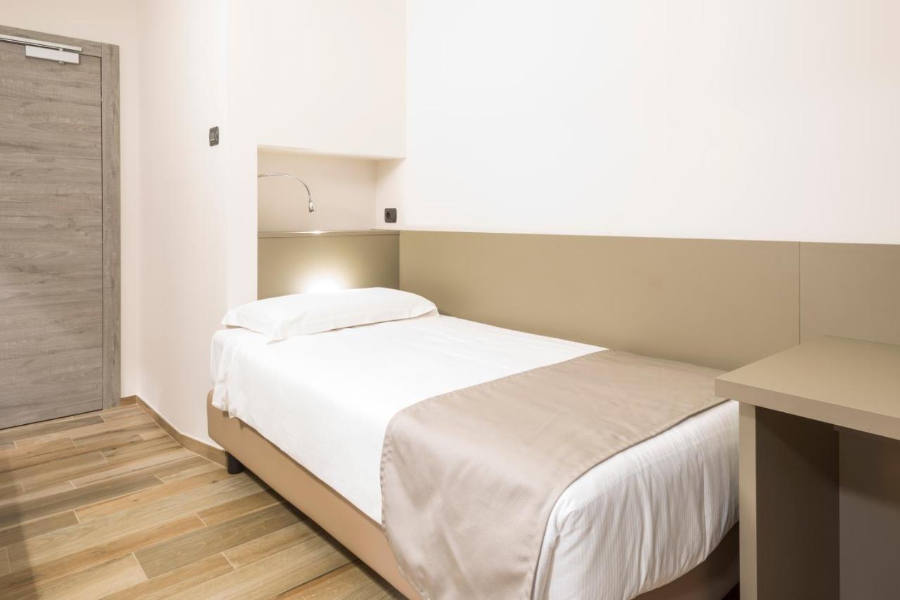 Hotel Baia Di Pare Valmadrera Zewnętrze zdjęcie