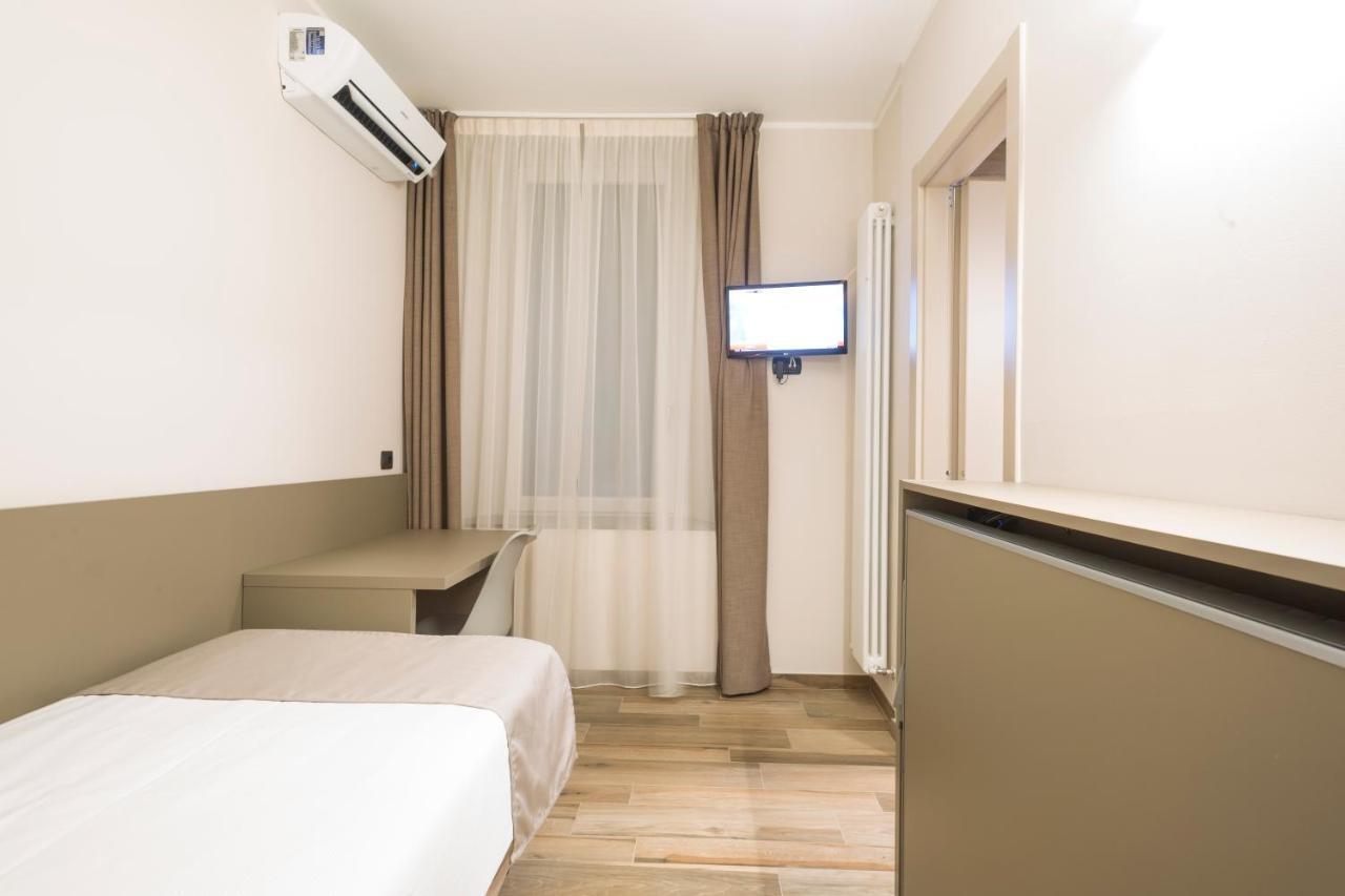 Hotel Baia Di Pare Valmadrera Zewnętrze zdjęcie